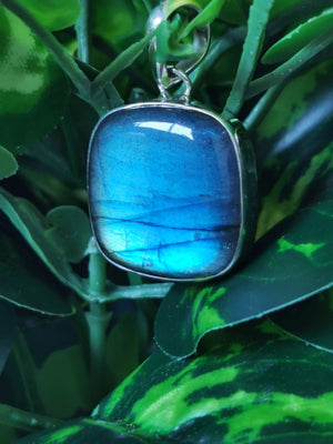 Pendant in original Labradorite stone made in 925 sterling silver for jewelry | gifts for her | gifts for girlfriend | gifts for mom - Shwasam