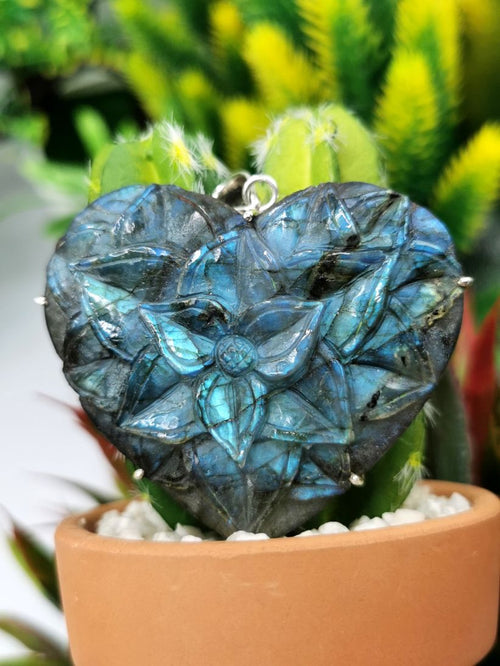 Stunning Labradorite heart shaped flower pendant in 925 sterling silver - gemstone/crystal jewelry | Mother's Day/Birthday/Anniversary gift - Shwasam