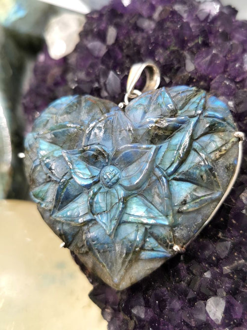Stunning Labradorite heart shaped flower pendant in 925 sterling silver - gemstone/crystal jewelry | Mother's Day/Birthday/Anniversary gift - Shwasam