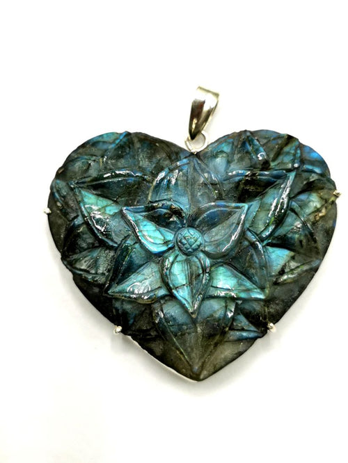 Stunning Labradorite heart shaped flower pendant in 925 sterling silver - gemstone/crystal jewelry | Mother's Day/Birthday/Anniversary gift - Shwasam