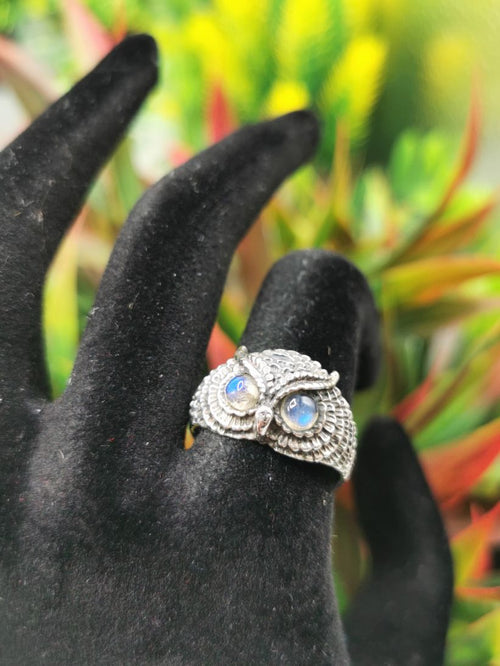 Amazon.com: SILVESTO INDIA Labradorite Ring 925 Sterling Silver Ring  Labradorite Ring Round Gemstone Ring Handmade Ring Labradorite Ring  Engagement Ring (9.5) : Handmade Products