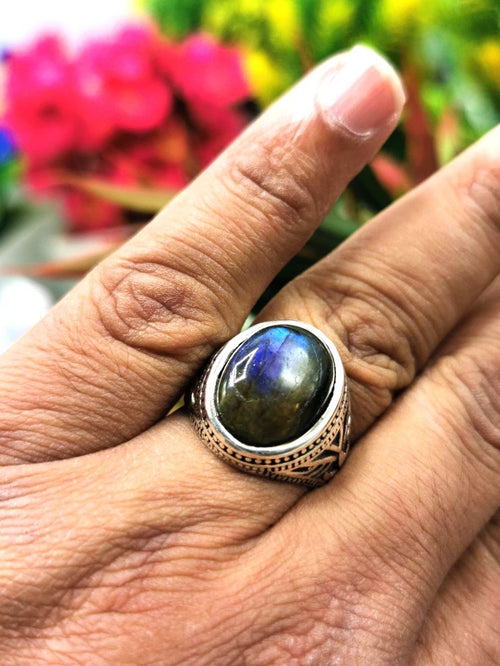 Elegant Labradorite ring in 925 sterling silver - size 8 | gemstone jewelry | crystal jewelry | quartz jewelry| Finger ring - Shwasam