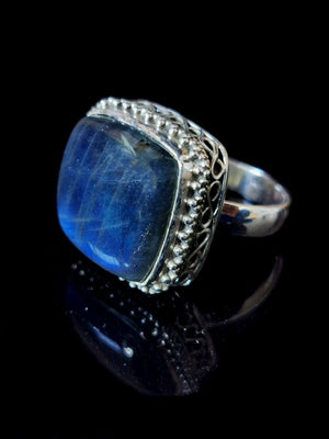 Elegant Labradorite ring in 925 sterling silver - size 9 | gemstone jewelry | crystal jewelry | quartz jewelry| finger ring - Shwasam