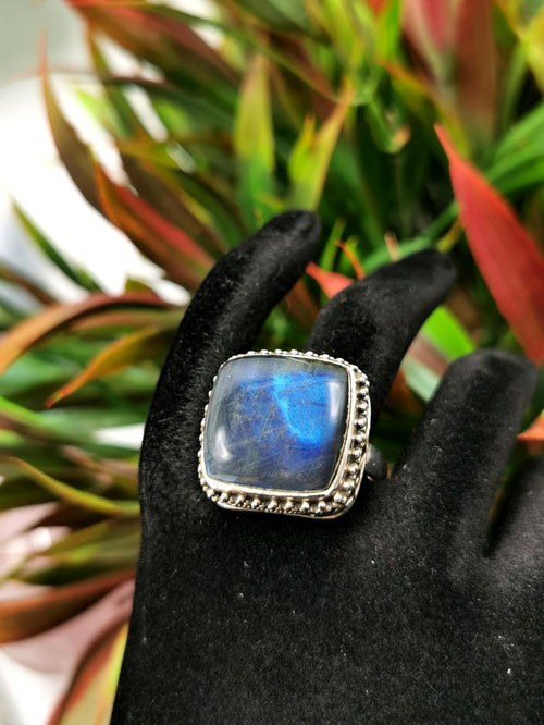 Elegant Labradorite ring in 925 sterling silver - size 9 | gemstone jewelry | crystal jewelry | quartz jewelry| finger ring - Shwasam