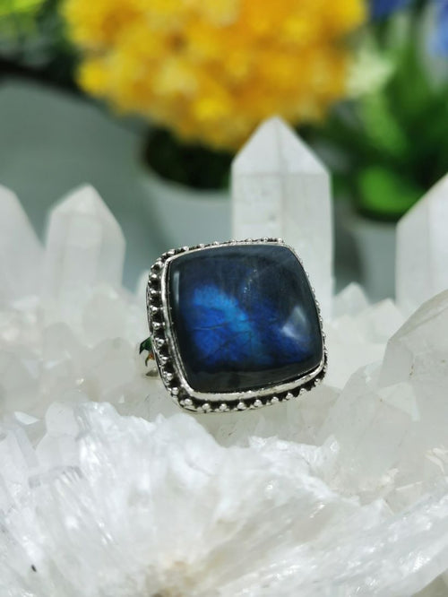 Elegant Labradorite ring in 925 sterling silver - size 9 | gemstone jewelry | crystal jewelry | quartz jewelry| finger ring - Shwasam