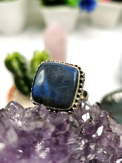 Elegant Labradorite ring in 925 sterling silver - size 9 | gemstone jewelry | crystal jewelry | quartz jewelry| finger ring - Shwasam