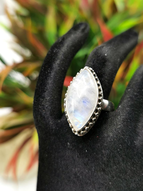 Beautiful Rainbow Moonstone ring in 925 sterling silver - size 8 | gemstone jewelry | crystal jewelry | quartz jewelry | finger ring - Shwasam