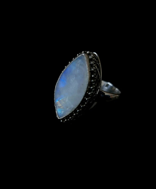 Beautiful Rainbow Moonstone ring in 925 sterling silver - size 8 | gemstone jewelry | crystal jewelry | quartz jewelry | finger ring - Shwasam