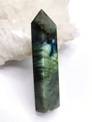 Amazing natural Labradorite Point/Wand/Tower with blue flash - Energy/Reiki/Crystal Healing -3.5 inches (8.75 cms) tall and 88 gms (0.19 lb) - Shwasam