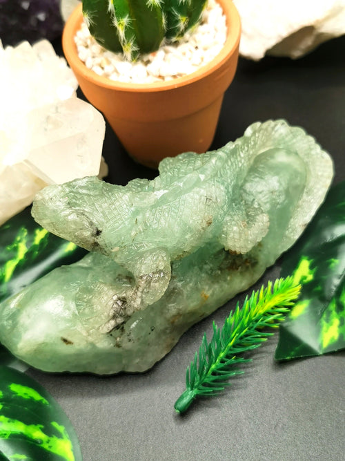 Green Fluorite Lizard beautiful hand carved natural fluorite stone - Home Decor crystal - Shwasam