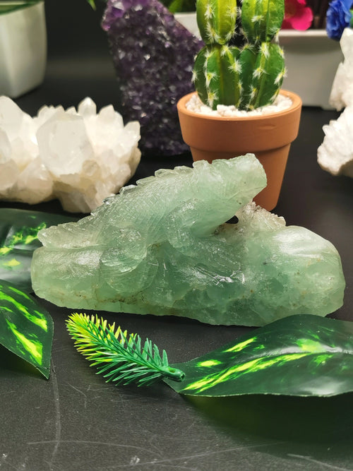 Green Fluorite Lizard beautiful hand carved natural fluorite stone - Home Decor crystal - Shwasam