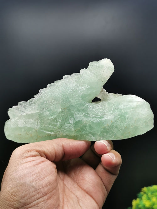 Green Fluorite Lizard beautiful hand carved natural fluorite stone - Home Decor crystal - Shwasam