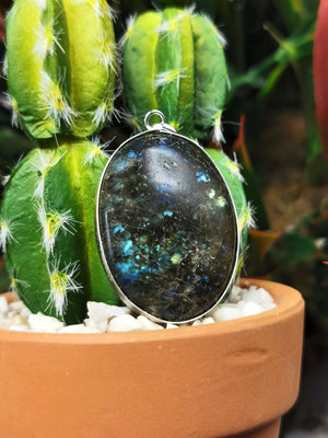 Labradorite Pendant with blue flash - crystal/gemstone jewelry | Mother's Day/birthday/Valentine Day/wedding/anniversary gift - Shwasam