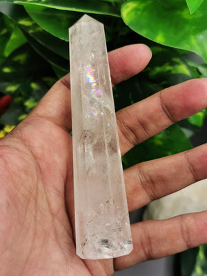 Clear Quartz or Spathik Point with rainbow inclusion - Quartz Crystal Healing - Shwasam