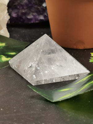 Clear Quartz Pyramid or Spathik Pyramid - Beautiful Quartz for Crystal Healing - Shwasam