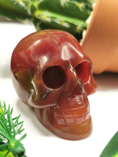 Skull in natural red agate stone - reiki/chakra/healing - crystal crafts - weight 90 gm (0.20 lb) and 1.5 inches - Shwasam