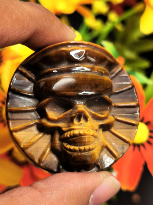 Skull in natural tiger eye stone slab - crystal healing - Shwasam