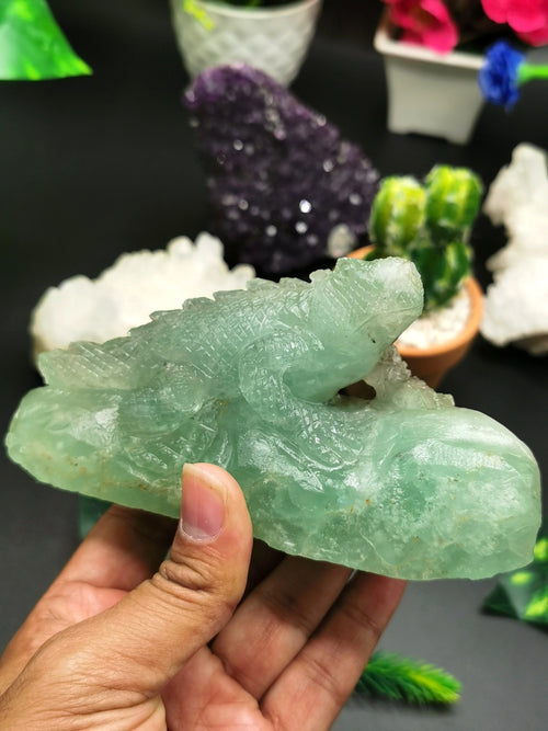 Green Fluorite Lizard beautiful hand carved natural fluorite stone - Home Decor crystal - Shwasam