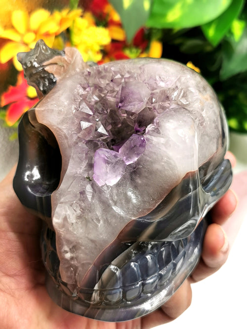 Amethyst and Agate Geode Skull with lizard on top - crystal healing / spirit healing - Shwasam