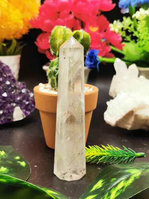 Clear Quartz or Spathik Point with rainbow inclusion - Quartz Crystal Healing - Shwasam