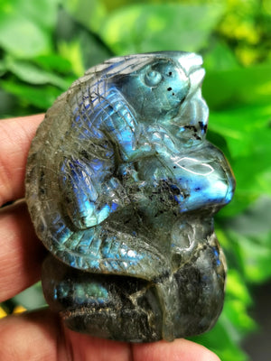 Labradorite cabrite/lizard/chameleon handmade carvings with beautiful blue flash - Shwasam