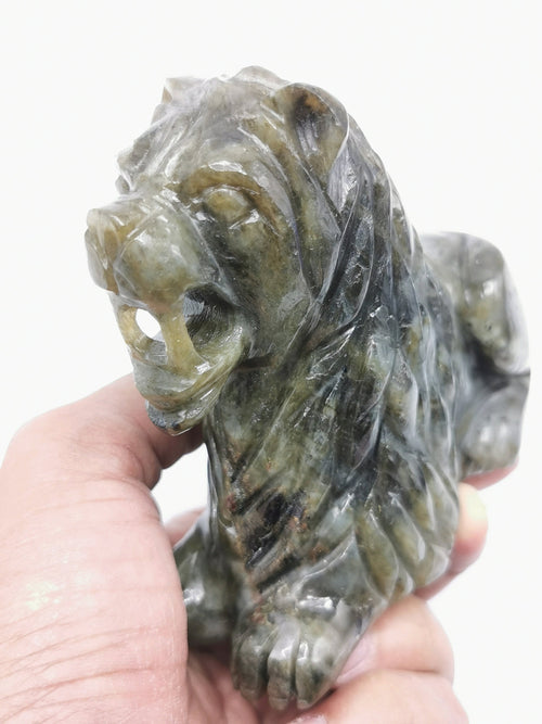 Labradorite Lion intricately handcarved - crystal/reiki/chakra/healing - 3.5 inches and 510 gms (1.12 lb) animal carving