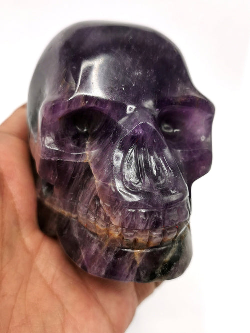 Skull in natural amethyst stone - reiki/chakra/healing - crystal crafts - weight 430 gm (0.95 lb) and 3 inches