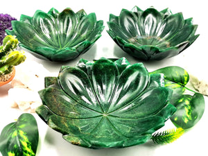 Beautiful green aventurine hand carved lotus bowls - 7.5 inches diameter and 700 gms (1.54 lb) - ONE BOWL ONLY