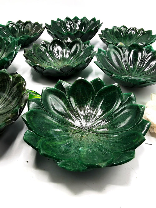 Beautiful green aventurine hand carved lotus bowls - 7.5 inches diameter and 700 gms (1.54 lb) - ONE BOWL ONLY