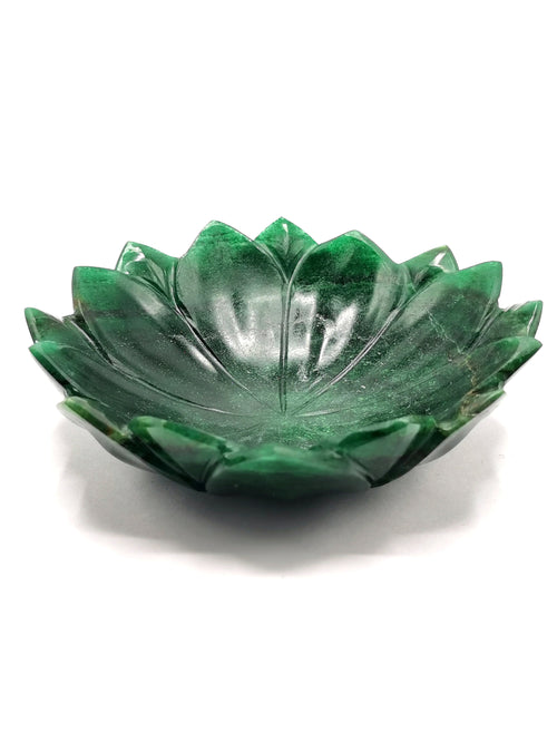 Beautiful green aventurine hand carved lotus bowls - 6 inches diameter and 440 gms (0.97 lb) - ONE BOWL ONLY
