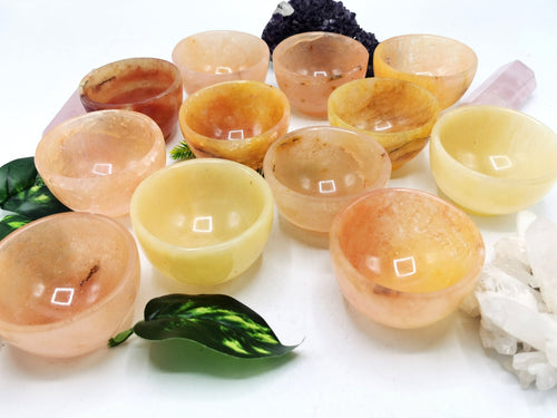 Beautiful yellow aventurine hand carved round bowls - 3 inches diameter and 150 gms (0.33 lb) - ONE BOWL ONLY