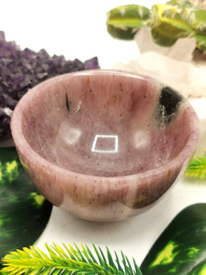 Beautiful Pink Aventurine hand carved round bowls - 3 inches diameter and 175 gms (0.39 lb) - ONE BOWL ONLY