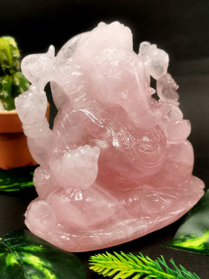 Majestic Rose Quartz Handmade Carving of Ganesh - Lord Ganesha Idol| Sculpture in Crystals - Reiki/Chakra/Healing - 5 inch & 1.5 kg (3.3 lb)