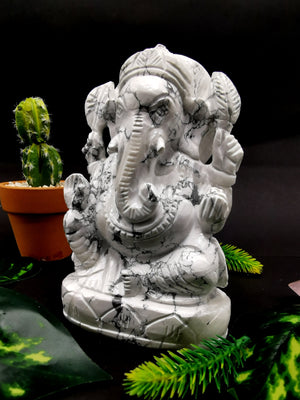 Howlite Handmade Carving of Ganesh - Lord Ganesha Idol | Sculpture | Murti in Crystals -Reiki/Chakra/Healing -5 inches and 710 gms (1.56 lb)