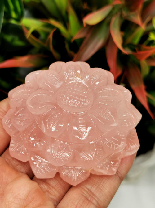 Beautiful rose quartz hand carved zinnia flower carving - crystal/gemstone carvings - 2.8inch and 115 gms (0.25 lb) - ONE PIECE ONLY