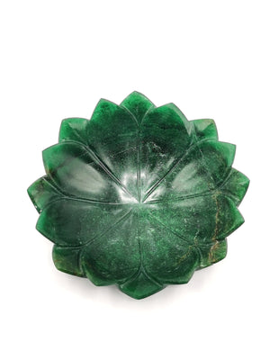 Beautiful green aventurine hand carved lotus bowls - 6 inches diameter and 440 gms (0.97 lb) - ONE BOWL ONLY