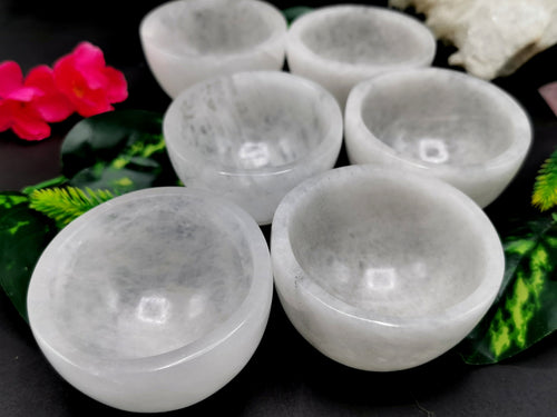 Beautiful white quartz hand carved bowls - 3 inches diameter and 190 gms (0.42 lb) - ONE BOWL ONLY