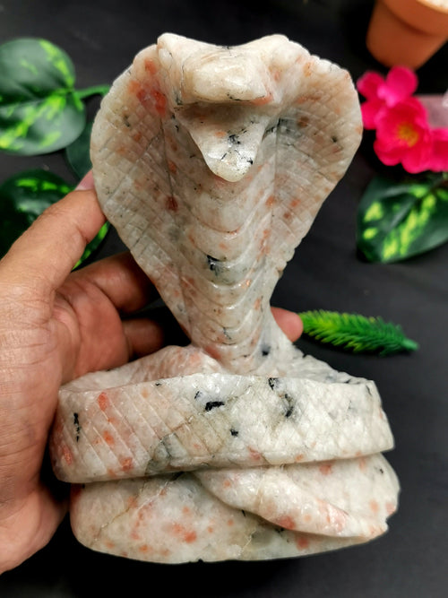 Cobra snake with raised hood carving in Sunstone - crystal healing / chakra / reiki / energy - 6 inches and 1.15 kg (2.53 lb)