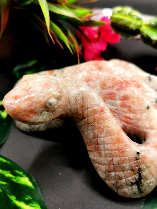 Slithering snake carving in sunstone - crystal healing / chakra / reiki / energy - 5.5 inches and 690 gms (1.52 lb)