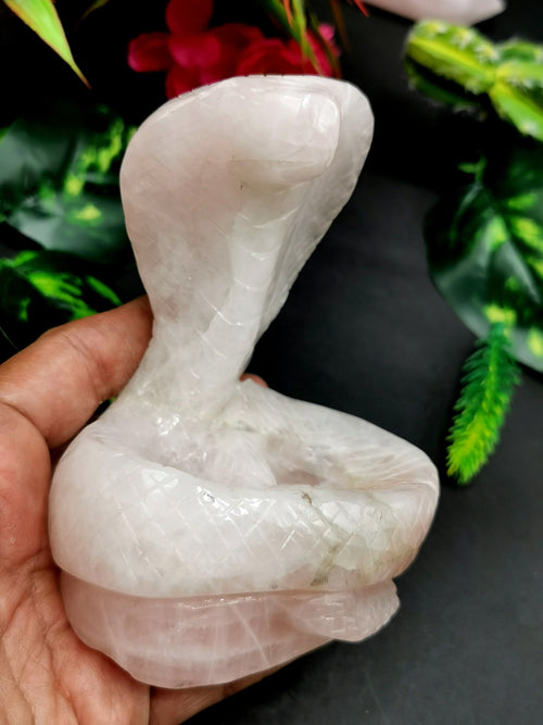 Cobra snake with raised hood carving in Rose Quartz stone - crystal healing / chakra / reiki / energy - 4 inches and 0.52 kg (1.14 lb) Animal carving