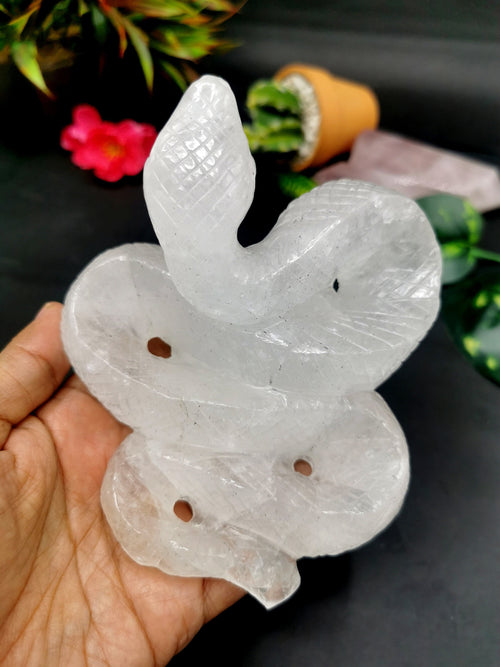 Slithering snake carving in clear quartz stone - crystal healing / chakra / reiki / energy - 4.8 inches and 580 gms (1.28 lb) Animal carving