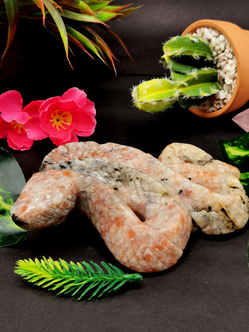 Snake carving in sunstone - crystal healing / chakra / reiki / energy - 5 inches and 410 gms (0.90 lb) Animal carving