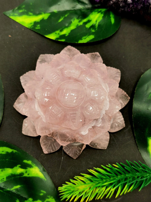 Beautiful rose quartz hand carved zinnia flower carving - crystal/gemstone carvings - 2.8inch and 100 gms (0.22 lb) - ONE PIECE ONLY