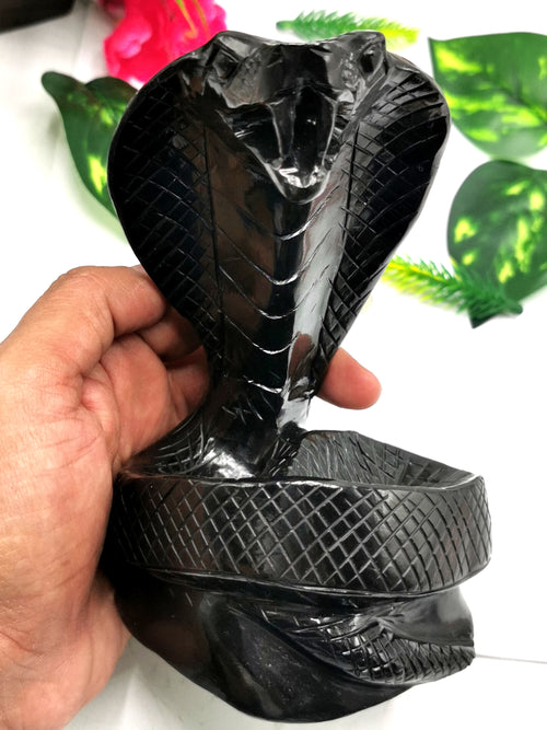 Cobra snake with raised hood carving in black agate stone - crystal healing / chakra / reiki / energy - 6 inches and 0.89 kg (1.96 lb) Animal carving