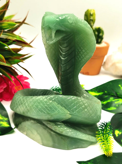 Cobra snake carving in Green Aventurine - 5 in and 0.77 kg (1.69 lb) Animal carving