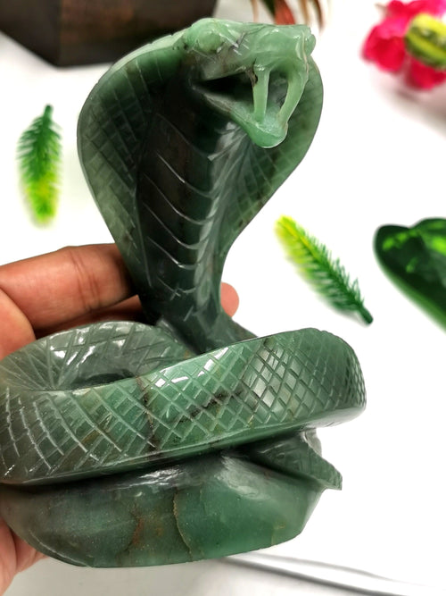 Cobra snake with raised hood carving in Green Aventurine stone - crystal healing / chakra / reiki / energy - 5 inches and 0.73 kg (1.61 lb) Animal carving