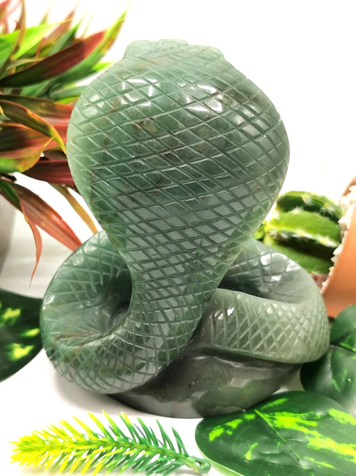 Cobra snake with raised hood carving in Green Aventurine stone - crystal healing / chakra / reiki / energy - 5 inches and 0.73 kg (1.61 lb) Animal carving