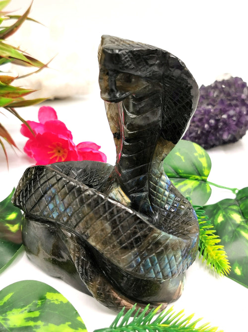 Cobra snake carving in Labradorite stone - crystal healing / chakra / reiki / energy - 4.8 inches and 825 gms (1.82 lb)