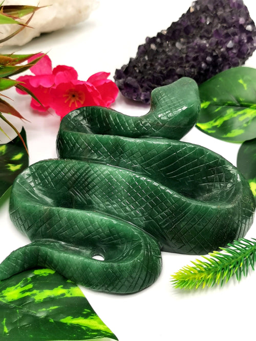 Slithering snake carving in dark green aventurine stone - crystal healing / chakra / reiki / energy - 6 inches and 750 gms (1.65 lb)