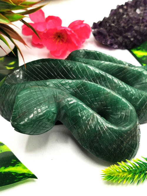 Slithering snake carving in dark green aventurine stone - crystal healing / chakra / reiki / energy - 6 inches and 750 gms (1.65 lb)